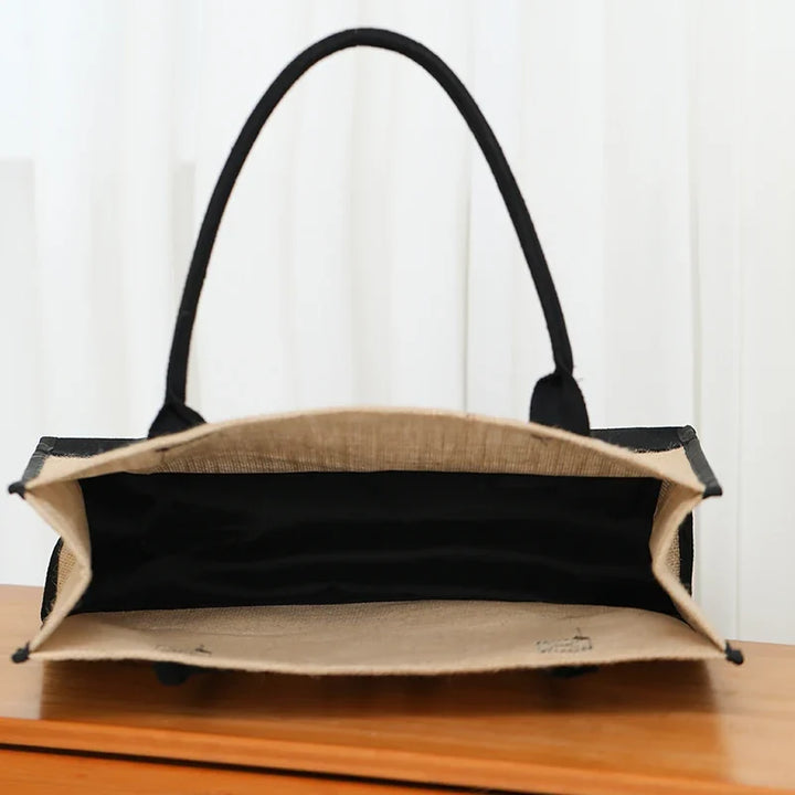 Cabas d'été en toile de jute naturelle, accessoire de mode unique et personnalisé.