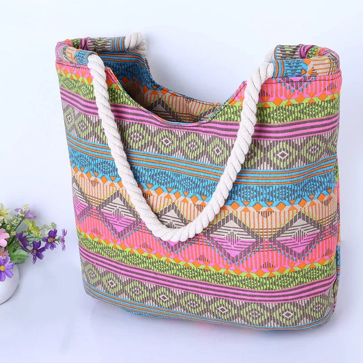 Sac de plage tendance pour adolescente, grand format en toile durable, parfait pour transporter essentiels d'été.