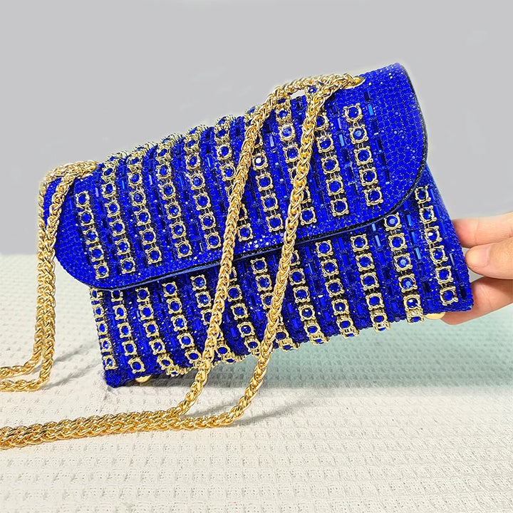 Mini sac de soirée femme, pochette strass brillante et compacte. Accessoire chic élégant pour emporter l'essentiel.