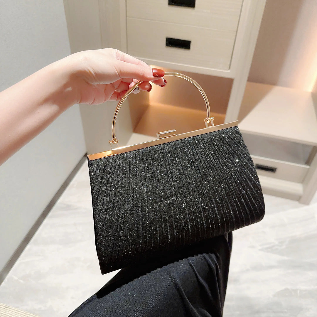 Élégant sac de soirée pailleté, pochette femme chic, accessoire tendance pour cérémonie, soirée ou fête.