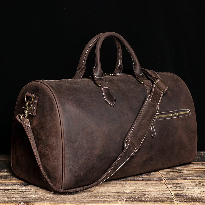 Sac de voyage en cuir marron authentique, un accessoire intemporel pour homme élégant