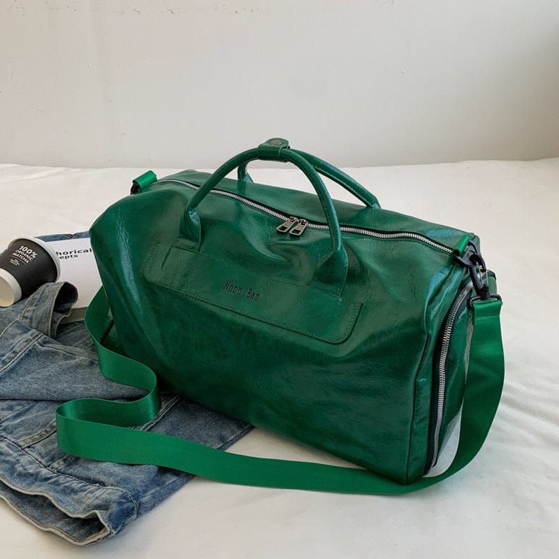 Sac de voyage chic en cuir PU pour femme, léger et polyvalent, détails de bandoulière.