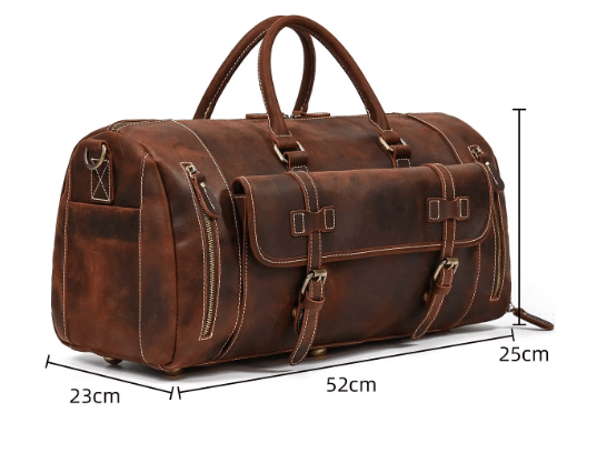 Sac de voyage cabine en cuir marron pour homme, élégant et pratique, vue en angle.