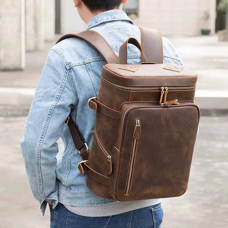 Sac à dos en cuir marron vintage pour homme, parfait pour les voyages ou l'université