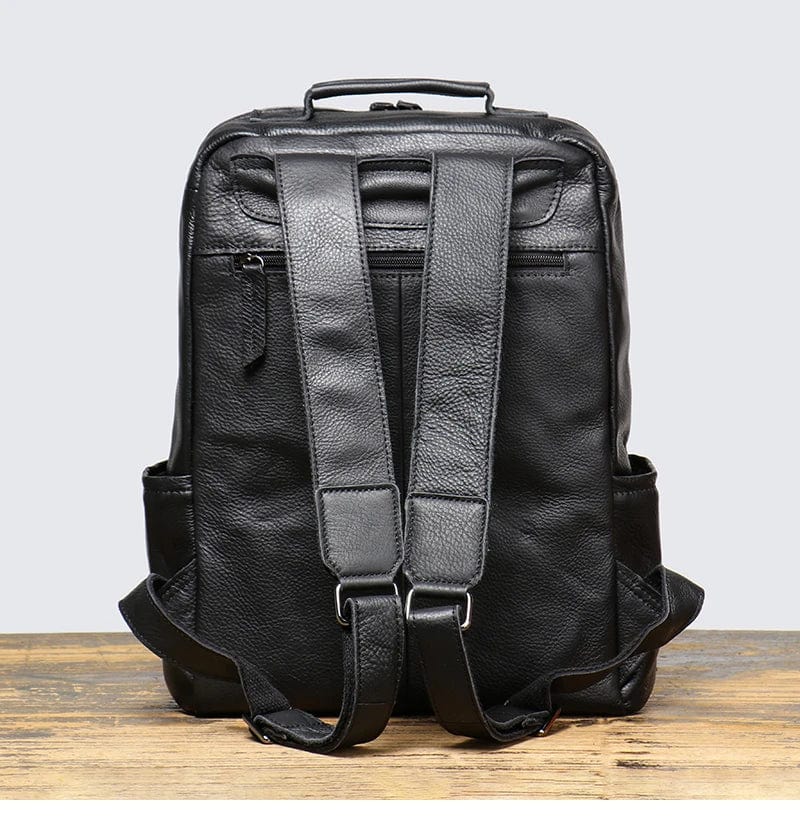Détail du sac à dos homme en cuir 15 pouces avec fermetures éclair métalliques, pour ordinateur portable
