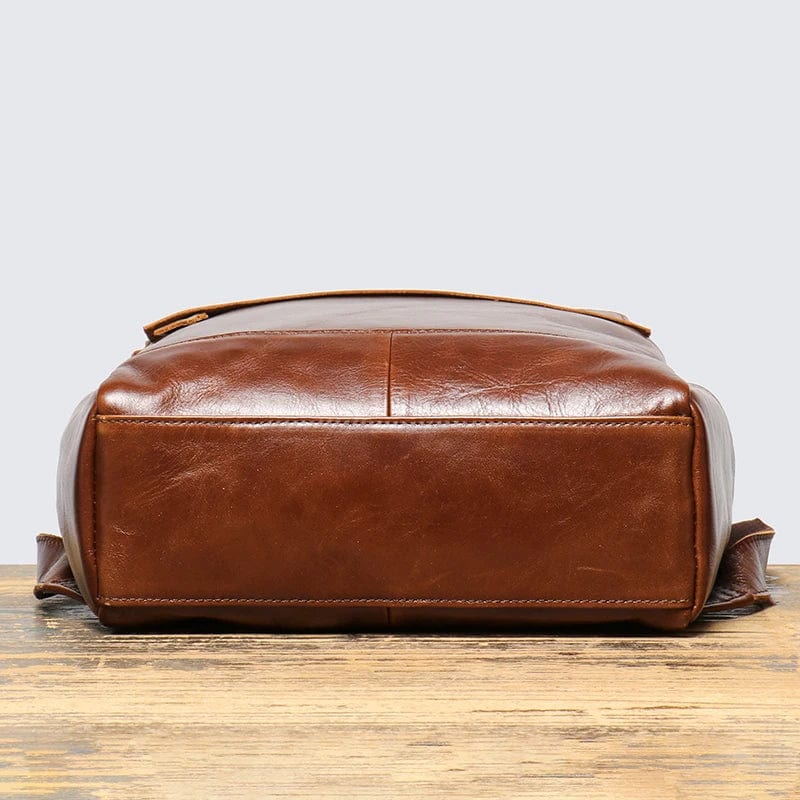 Sac à dos en cuir marron chic pour homme, 15 pouces, un accessoire de voyage et de ville incontournable