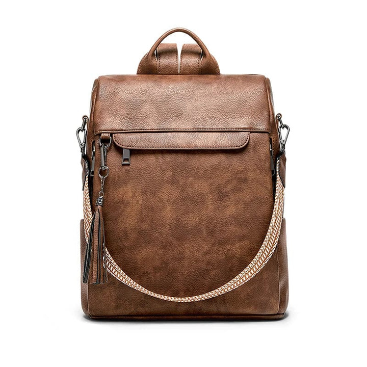 Sac à dos femme en cuir vegan marron, élégant et pratique pour usage urbain, avec bretelles ajustables et compartiment principal zippé.