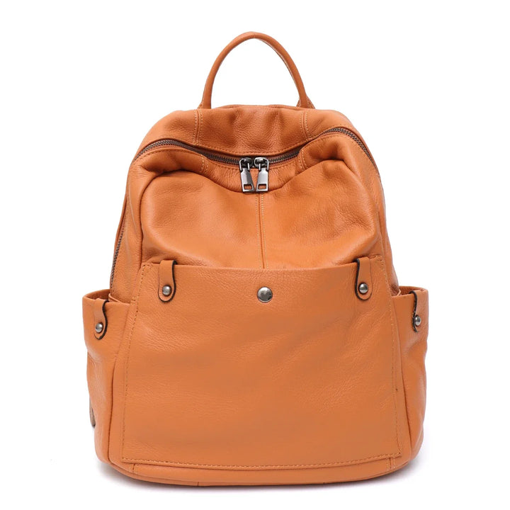 Sac à dos femme résistant en cuir vegan, idéal pour transporter vos essentiels avec style au quotidien.