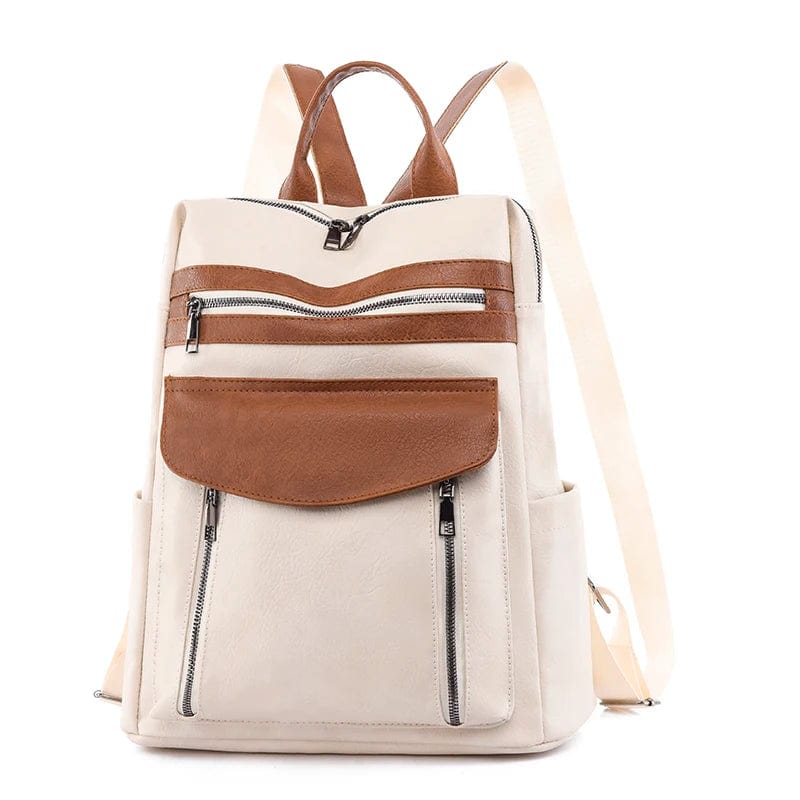 Sac à dos élégant en cuir vegan beige, posé sur une chaise, prêt à accompagner toutes vos tenues.