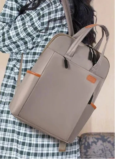 Détail de la fermeture éclair robuste sur un sac à dos femme en nylon oxford pour PC 14 pouces