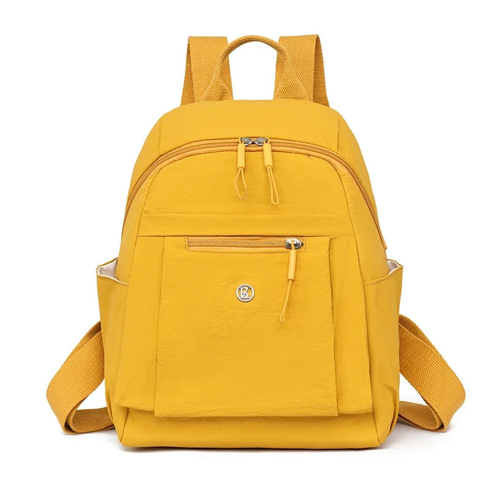Sac à dos femme fonctionnel en nylon, pour ranger vos affaires de travail ou de voyage facilement.