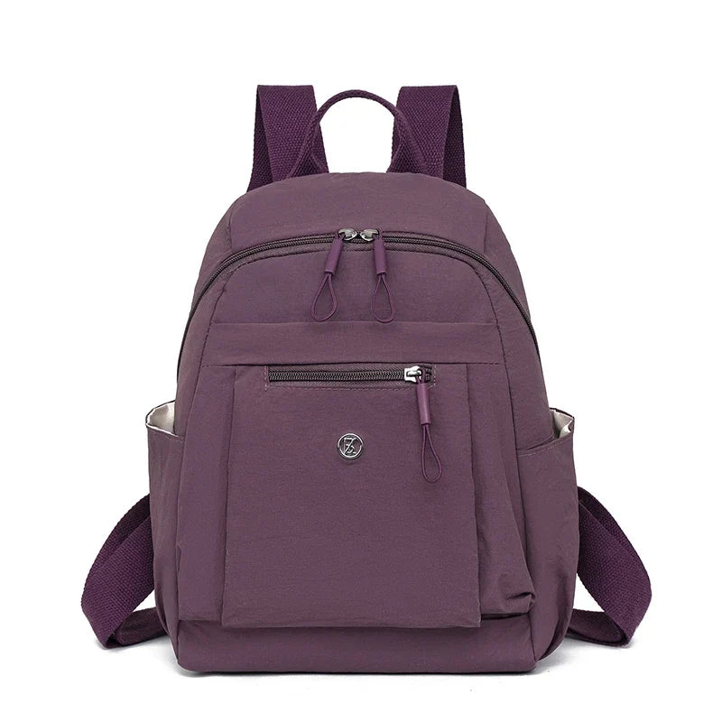 Accessoire mode femme chic : sac à dos ultra léger pour le travail, les loisirs et les voyages.