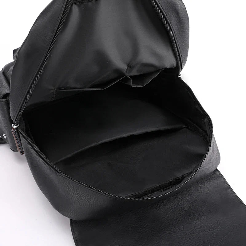 Sac à dos homme rétro marron, porté, illustrant son confort et son adaptation au style urbain.