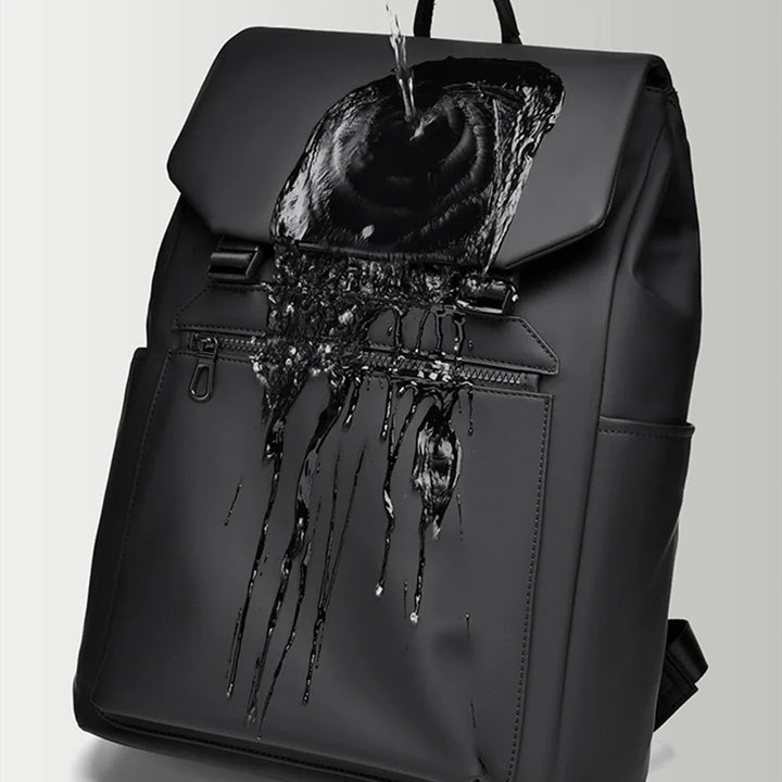 Sac à dos imperméable pour une organisation optimale, doté de multiples poches. Conçu pour le quotidien urbain actif.