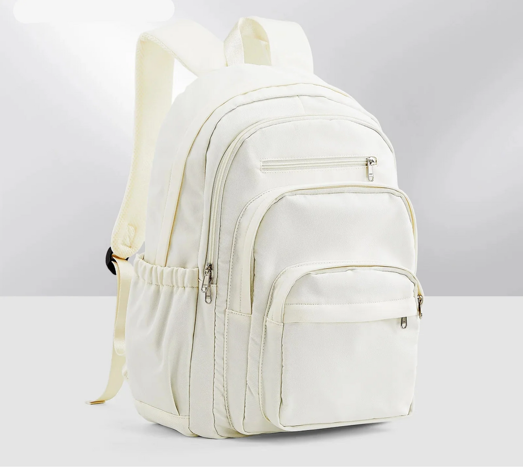 Sac à dos lycée robuste en nylon, bretelles ajustables rembourrées pour un confort optimal, idéal pour transporter des fournitures.