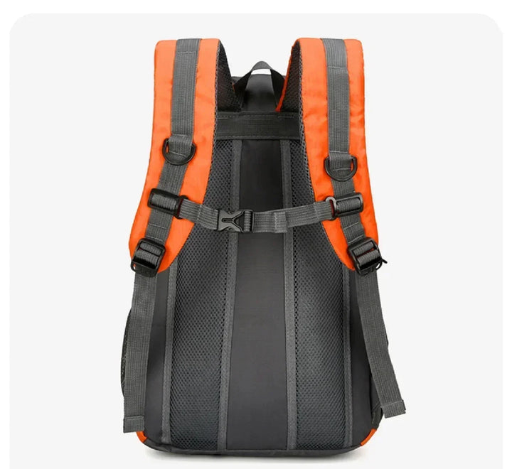 Sac à dos femme ultra-léger pour randonnée, camping et voyages. Grande praticité et résistance pour l'extérieur.