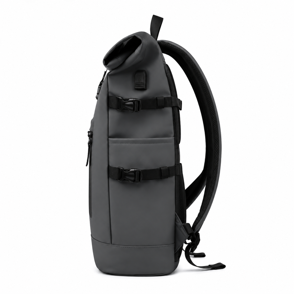 Sac à dos de voyage roll-top noir professionnel, idéal pour urbain et quotidien, avec port USB pratique.