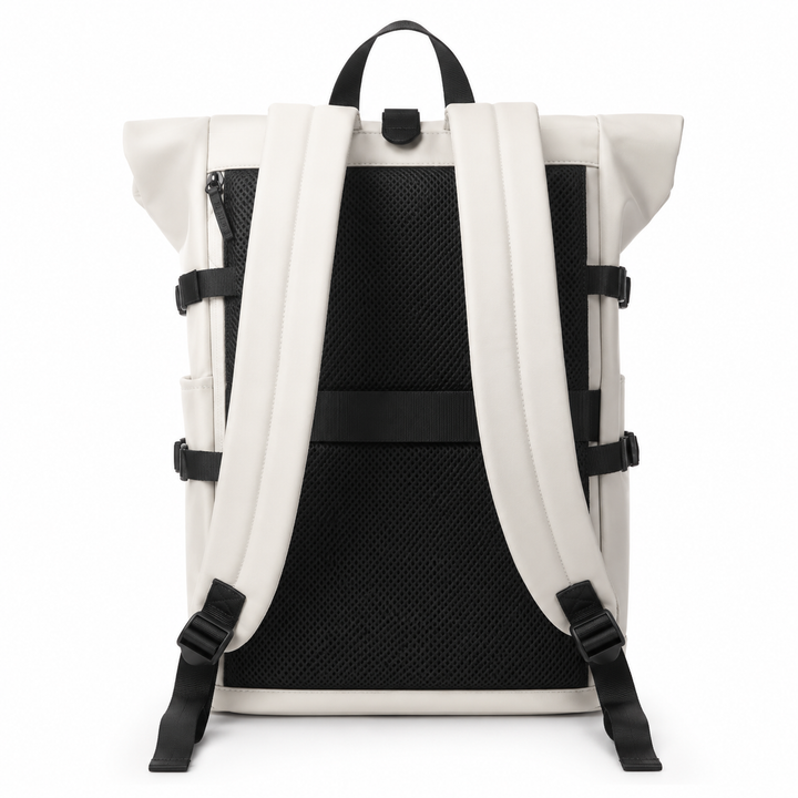 Sac à dos de voyage roll-top avec port USB intégré pour charger téléphone ou tablette en déplacement.
