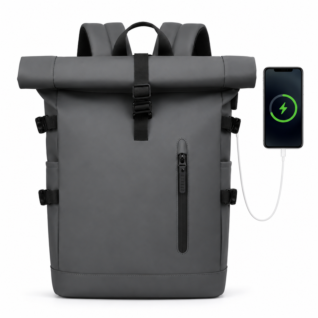 Sac à dos roll-top blanc élégant pour voyage et quotidien, avec port USB pratique et organisateur interne.