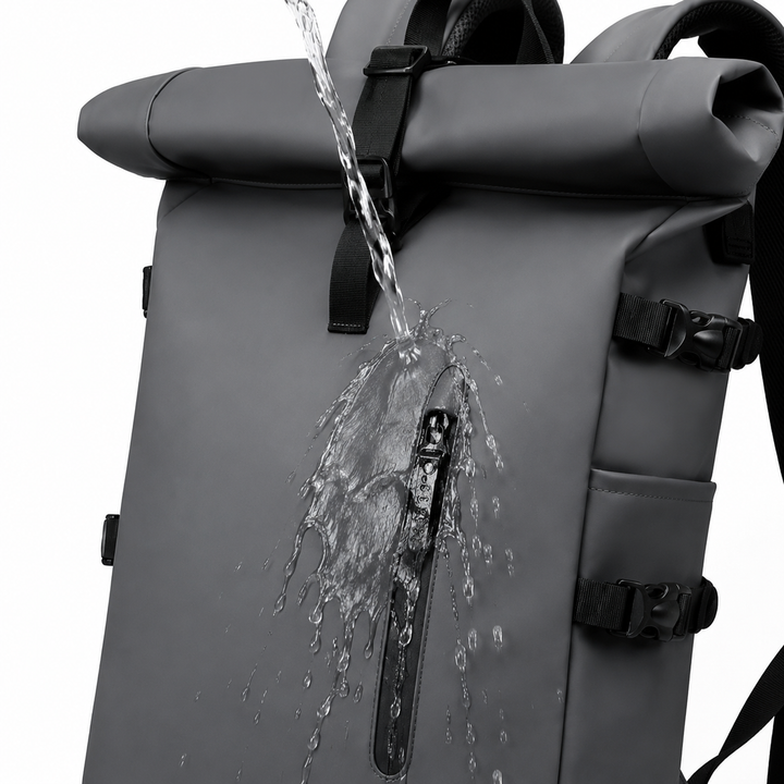 Sac à dos roll-top moderne rose, pratique pour le voyage et urbain, avec port USB et espace organisé.