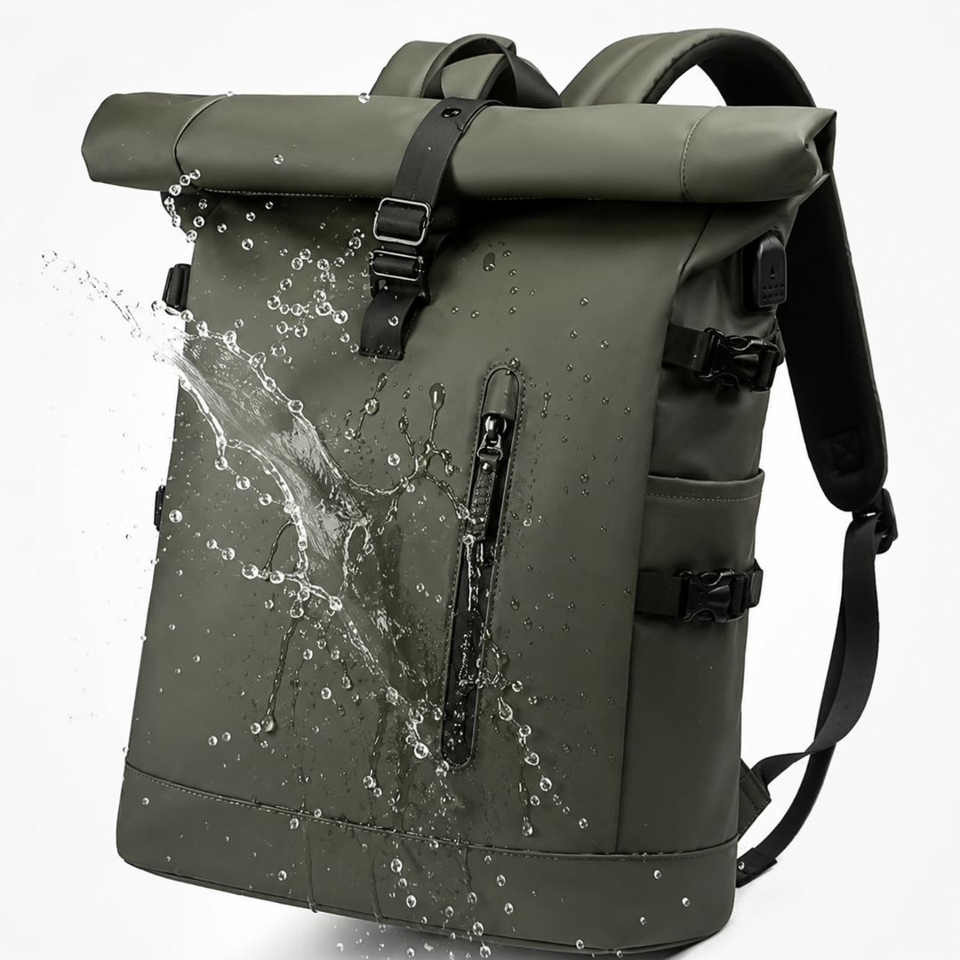 Sac à dos roll-top moderne bleu avec port USB pratique pour recharger vos appareils en déplacement.