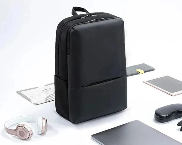 Sac à dos de travail noir en polyester pour ordinateur portable 15.6 pouces, pratique et résistant