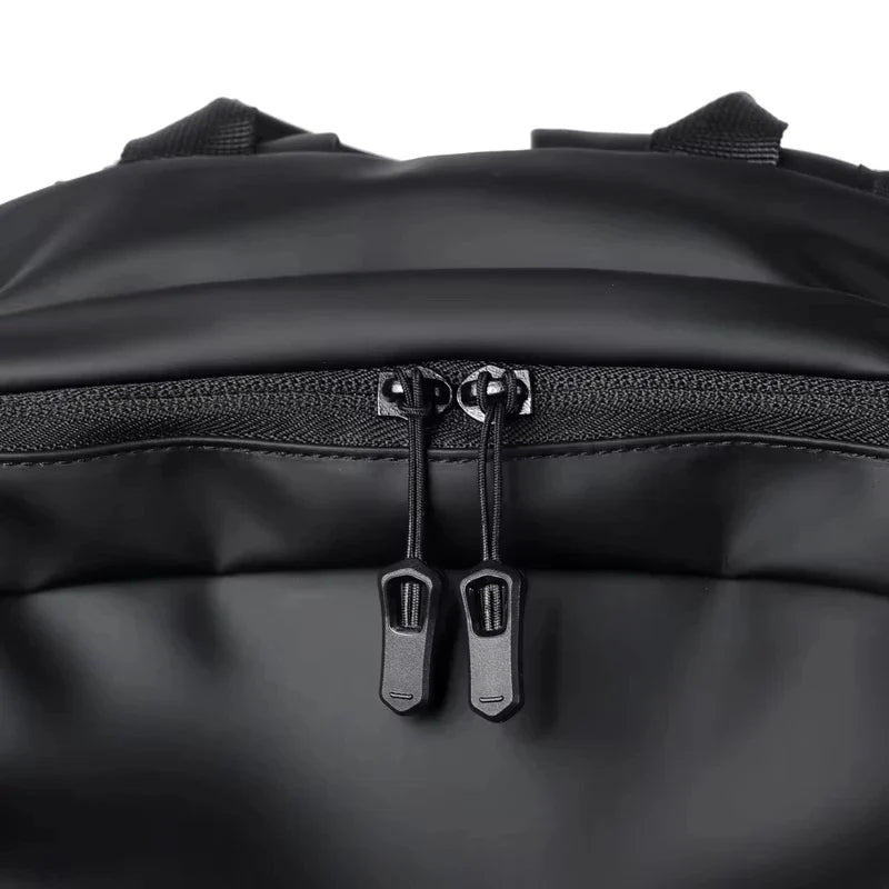 Sac à dos professionnel pour ordinateur portable, design urbain minimaliste, résistant à l'eau, idéal pour le travail.