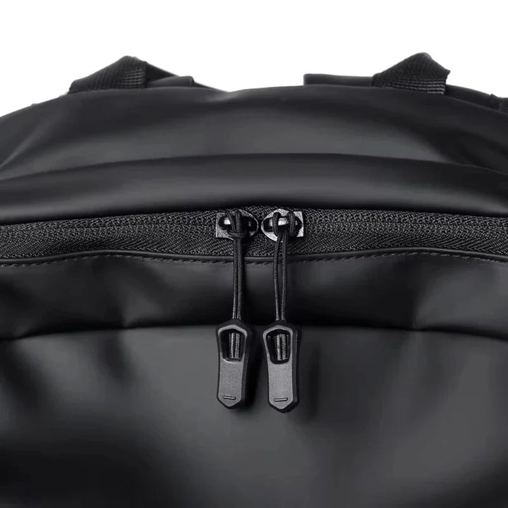 Sac à dos professionnel pour ordinateur portable, design urbain minimaliste, résistant à l'eau, idéal pour le travail.