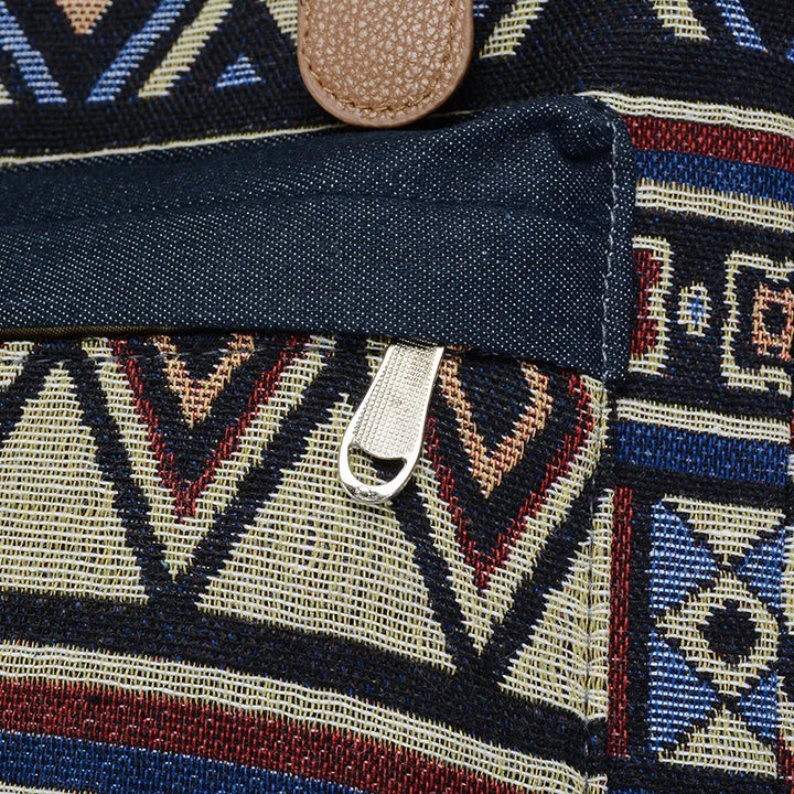 Sac à dos femme polyvalent: vintage, bohème, ethnique. Indispensable pour la mode et le confort au quotidien.