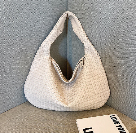 "Sac épaule souple tressé grand format, similicuir élégant pour femmes, coloré et spacieux avec poignée confortable."
