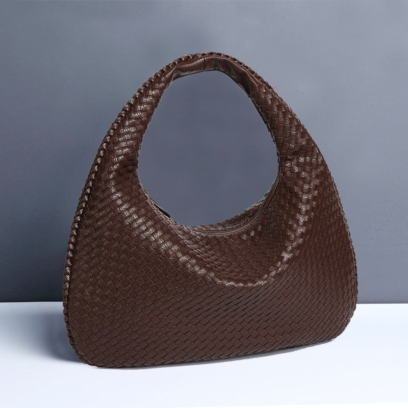 "Sac épaule souple tressé grand format, similicuir élégant pour femmes, coloré et spacieux avec poignée confortable."