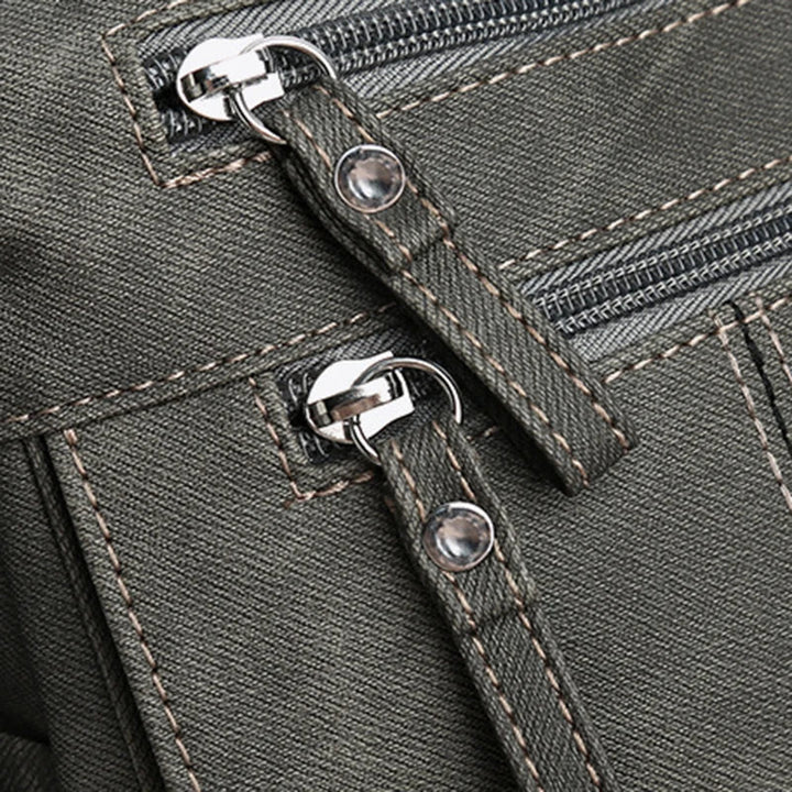 Sac fourre-tout femme tendance, bandoulière ajustable. En toile durable, parfait pour un style mode et décontracté.