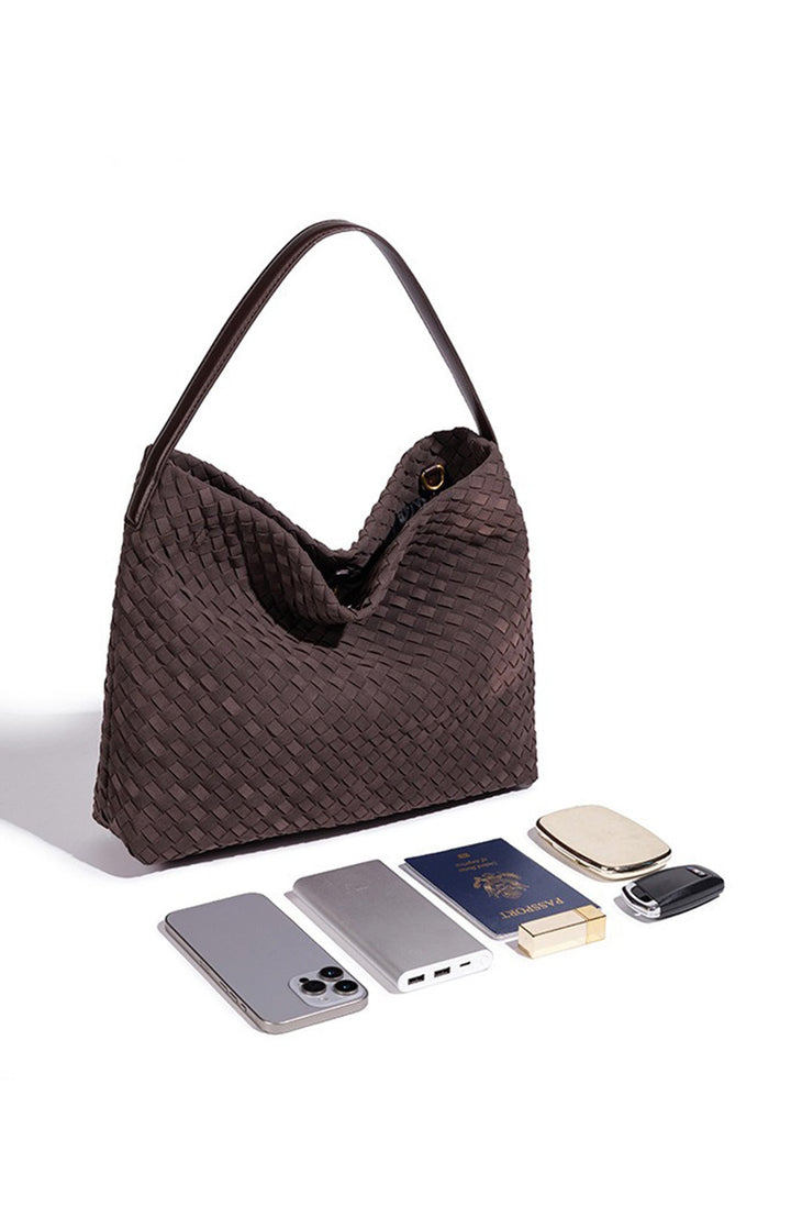 Grand sac à épaule tressé pour femmes, élégant et pratique. L'accessoire de mode parfait pour le quotidien.