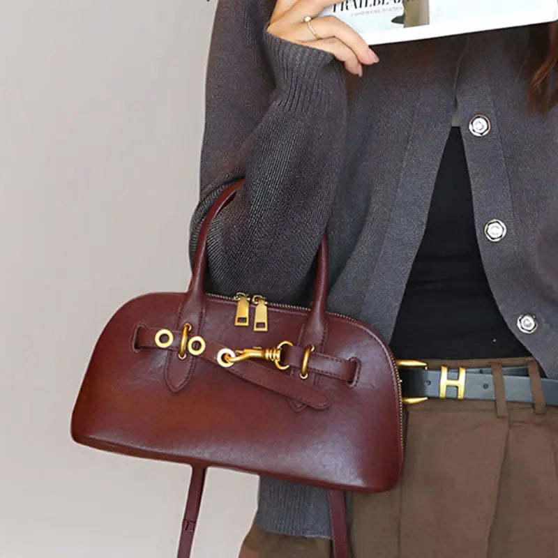 Sac à main bandoulière femme Lyra en cuir véritable, élégant et stylé, porté