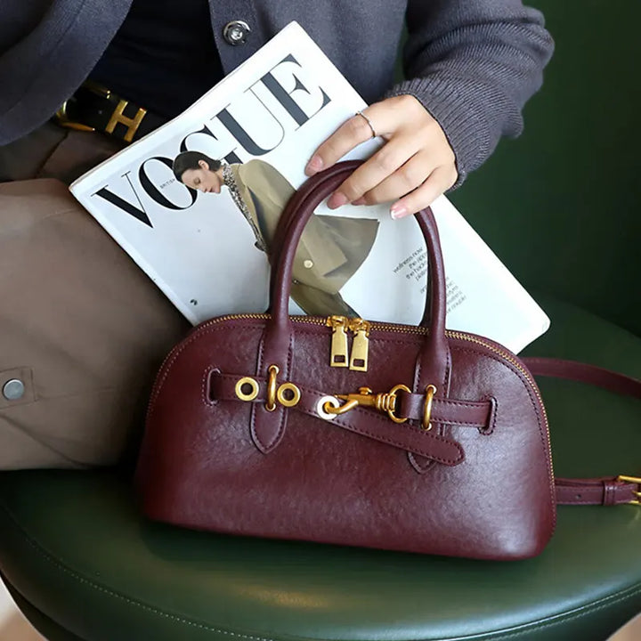 Sac bandoulière Lyra en cuir pour femme, vue arrière avec poche zippée