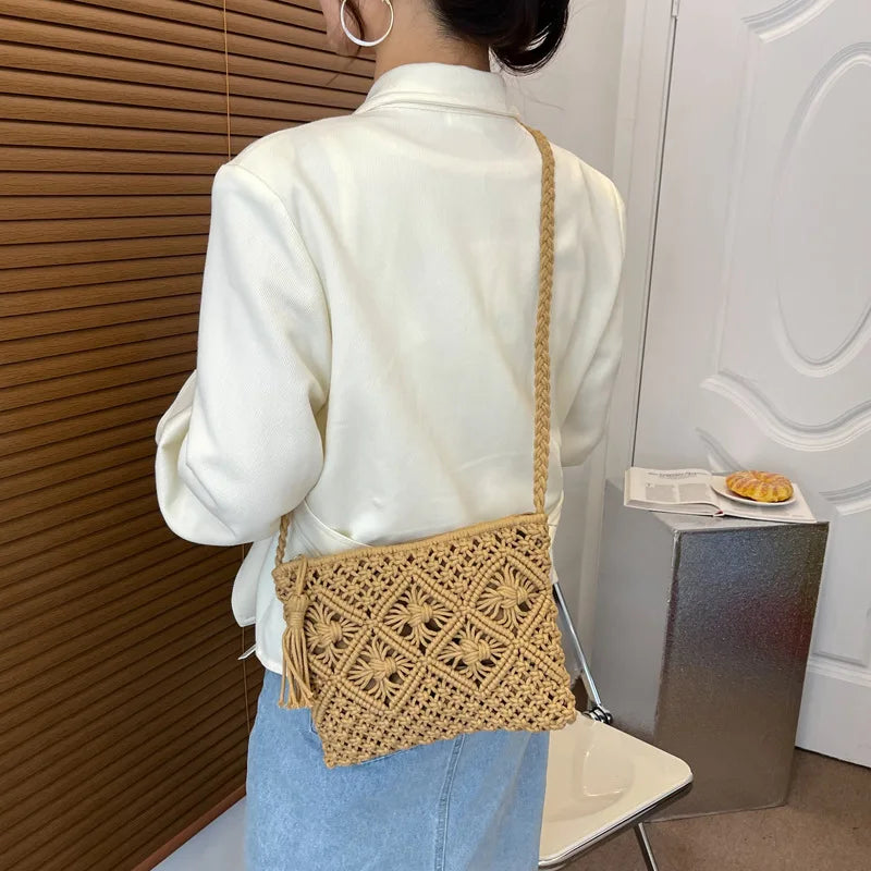 Petit sac d'épaule femme en coton bohème, léger et élégant, parfait pour l'été.