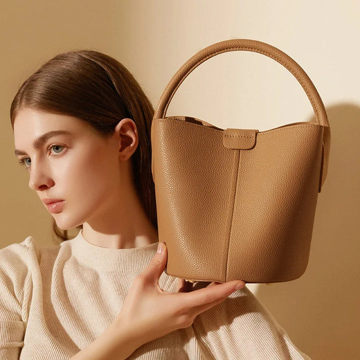 Sac à main Valérie en cuir, silhouette féminine et contemporaine, pour toutes occasions
