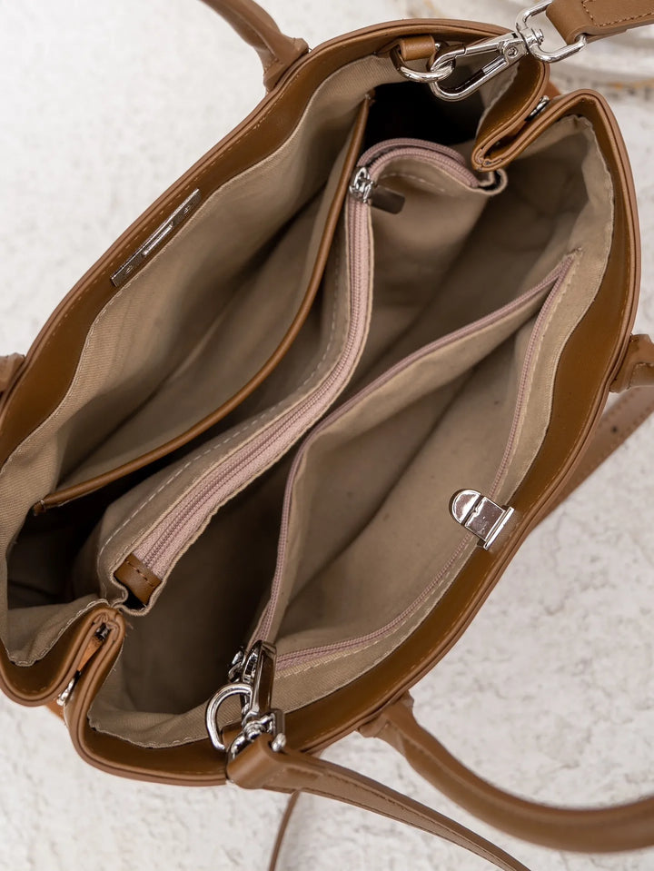 Sac cabas femme en cuir daim marron clair, grand compartiment, élégant et pratique
