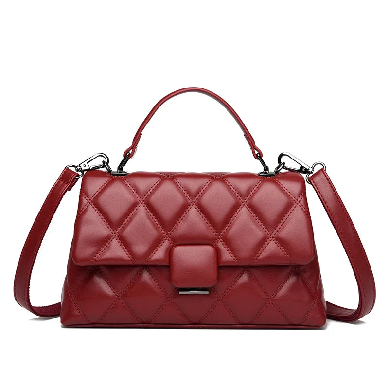Sac à main capitonné femme, couleur camel, cuir synthétique, bandoulière discrète.