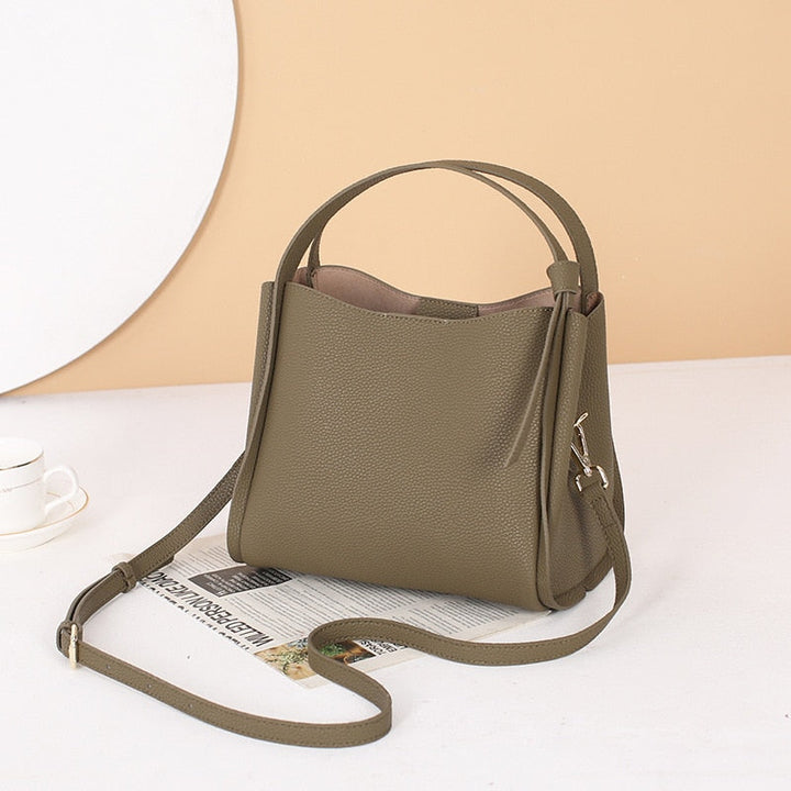 Sac à main femme en cuir écologique de qualité. Un accessoire mode chic et durable, intemporel.