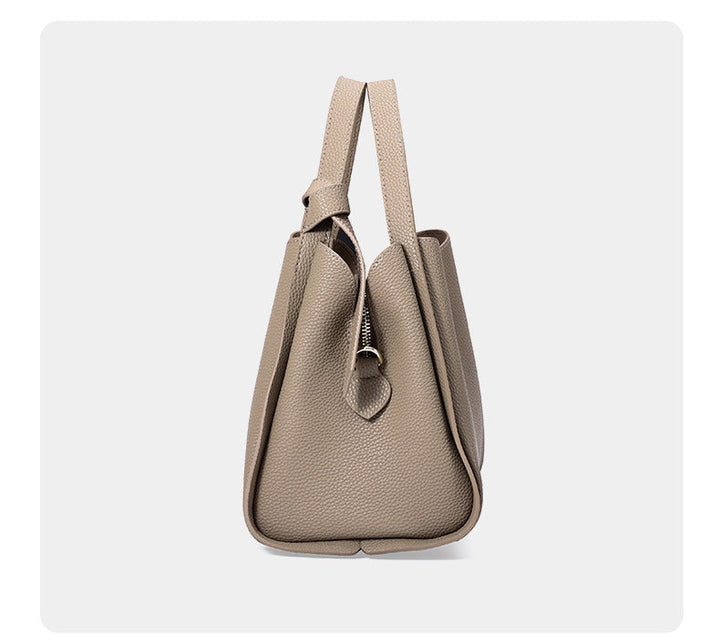 Élégant sac à main en cuir pour femmes, style intemporel. Accessoire mode indispensable pour toute tenue.