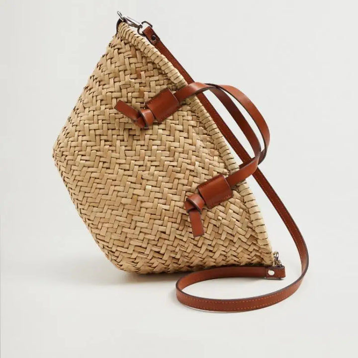Grand sac de plage en paille fait à la main, idéal pour l'été, avec bandoulière élégante pour femme.