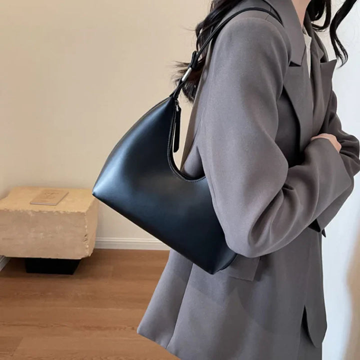 Sac compact Anola pour femme, polyuréthane, style hobo élégant. Idéal pour un usage quotidien chic.