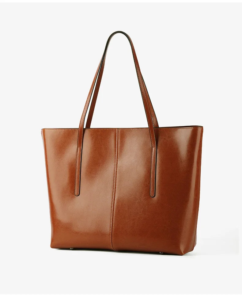 Sac à main femme camel en cuir PU, élégant et polyvalent, idéal pour un look mode. Accessoire chic.