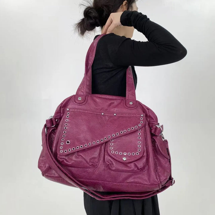 Grand sac de travail femme en similicuir. Conçu pour les cours avec ses multi-poches pour une organisation facile.