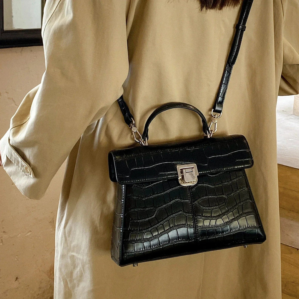 Sac à main en cuir noir pour femme, accessoire de mode élégant et moderne