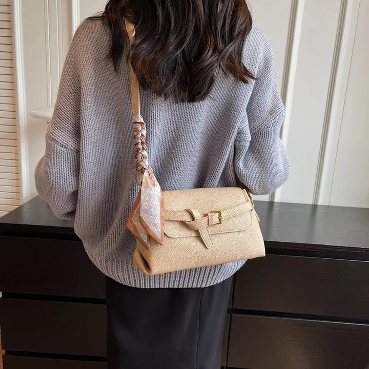 Sac à main femme en cuir PU noir, design élégant et bandoulière amovible, idéal pour le quotidien chic.