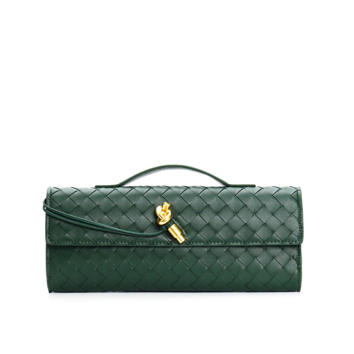 Sacoche tressée en cuir, accessoire chic pour les femmes actives et branchées.