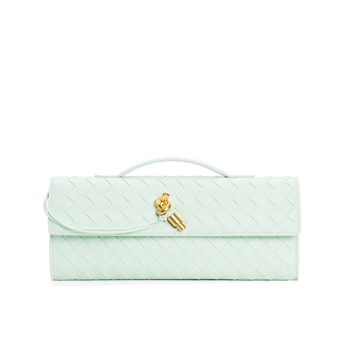 Sac à main élégant en cuir tressé pour femme, avec bandoulière amovible et poignée.