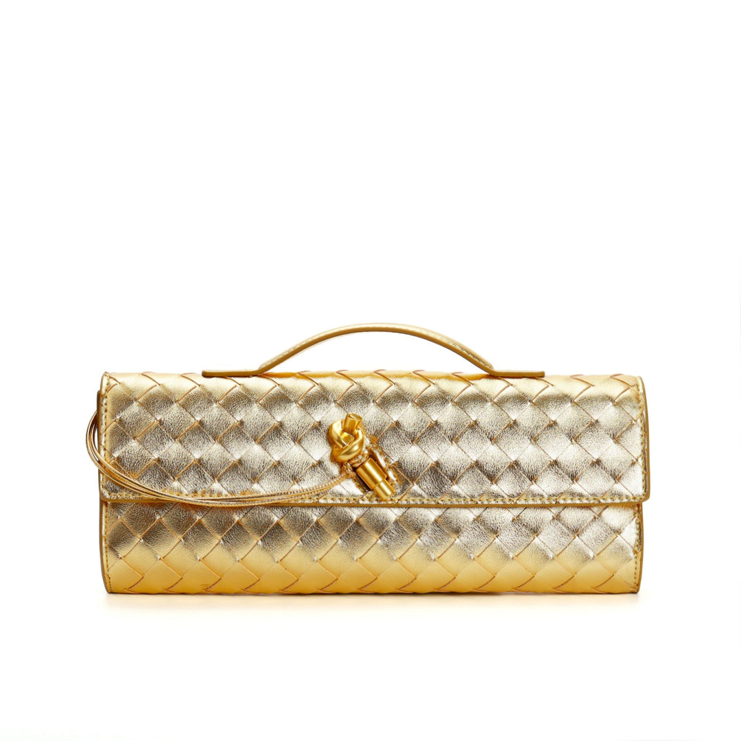 Sac à bandoulière femme en cuir tressé, combine confort, esthétique et fonctionnalité.